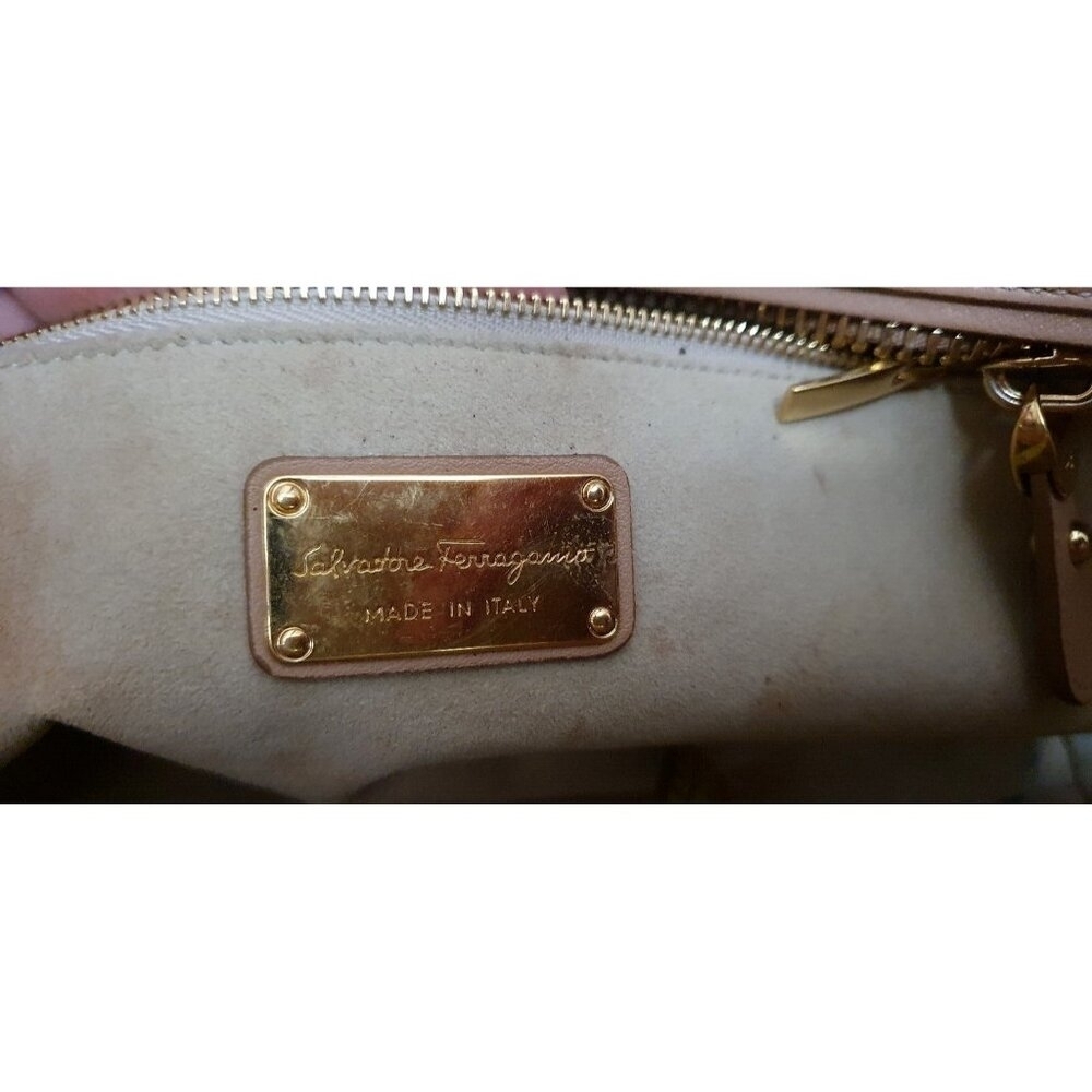 Salvatore Ferragamo Verve Leather BEG  Medium - Picture 11 of 16